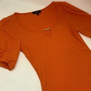 Puffy short sleeved orange top